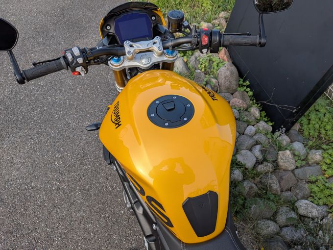 TRIUMPH SPEED TRIPLE 1200 RS 4