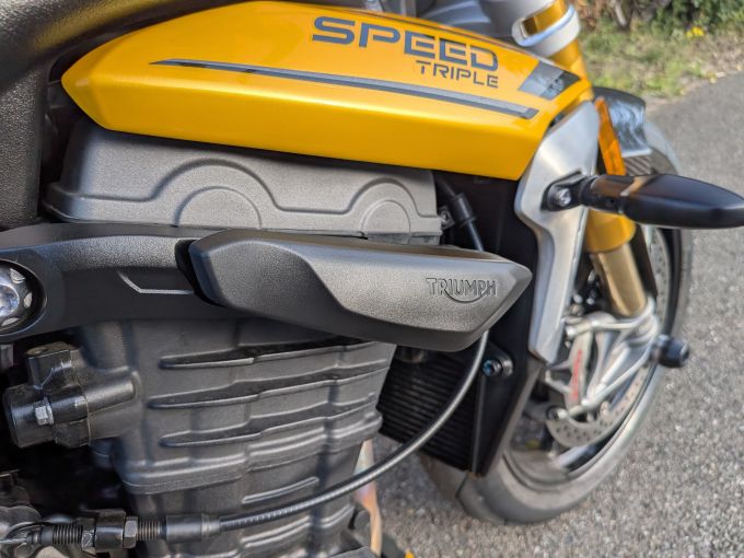 TRIUMPH SPEED TRIPLE 1200 RS 4