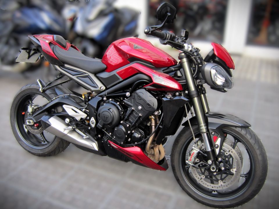 TRIUMPH STREET TRIPLE 765 RS 4