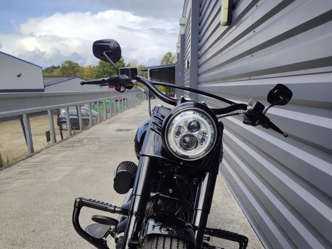 HARLEY-DAVIDSON SOFTAIL SLIM 1800 S 4