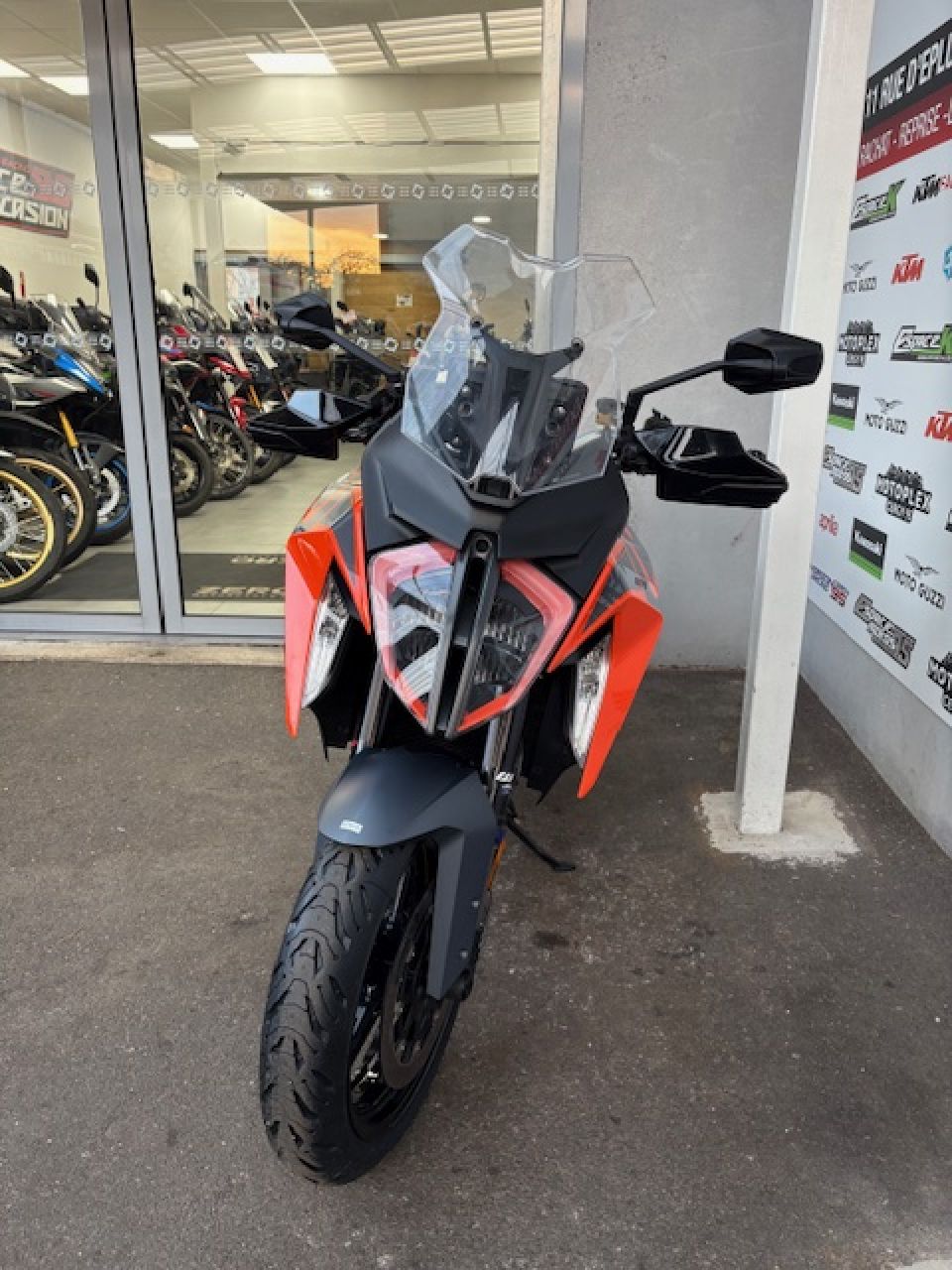 KTM 1290 SUPER DUKE GT 4
