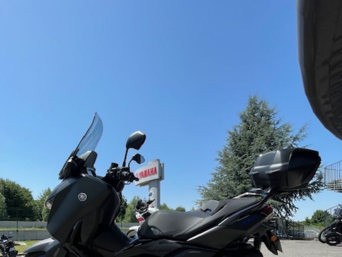 YAMAHA XMAX 300 4