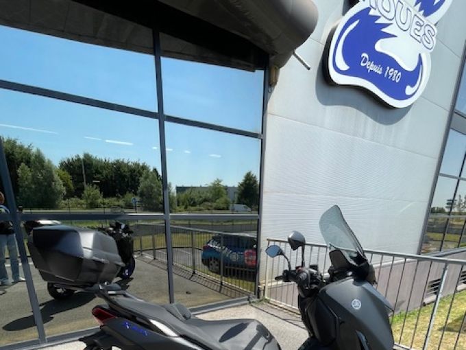 YAMAHA XMAX 300 4
