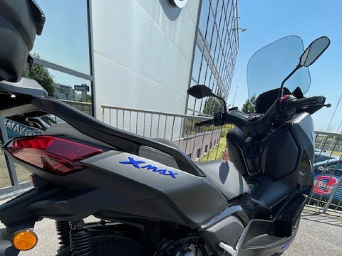 YAMAHA XMAX 300 4