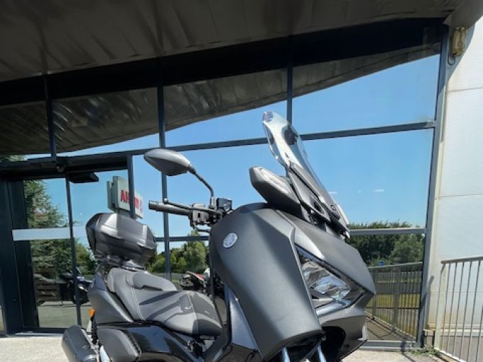 YAMAHA XMAX 300 4