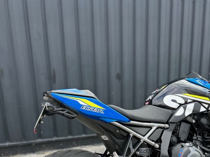 SUZUKI GSX-8R 4