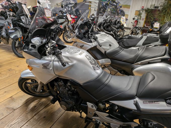 HONDA CBF 600 S 4