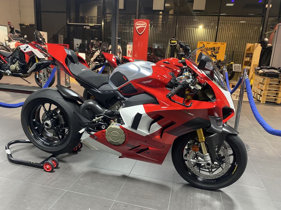 DUCATI PANIGALE 1103 V4 4