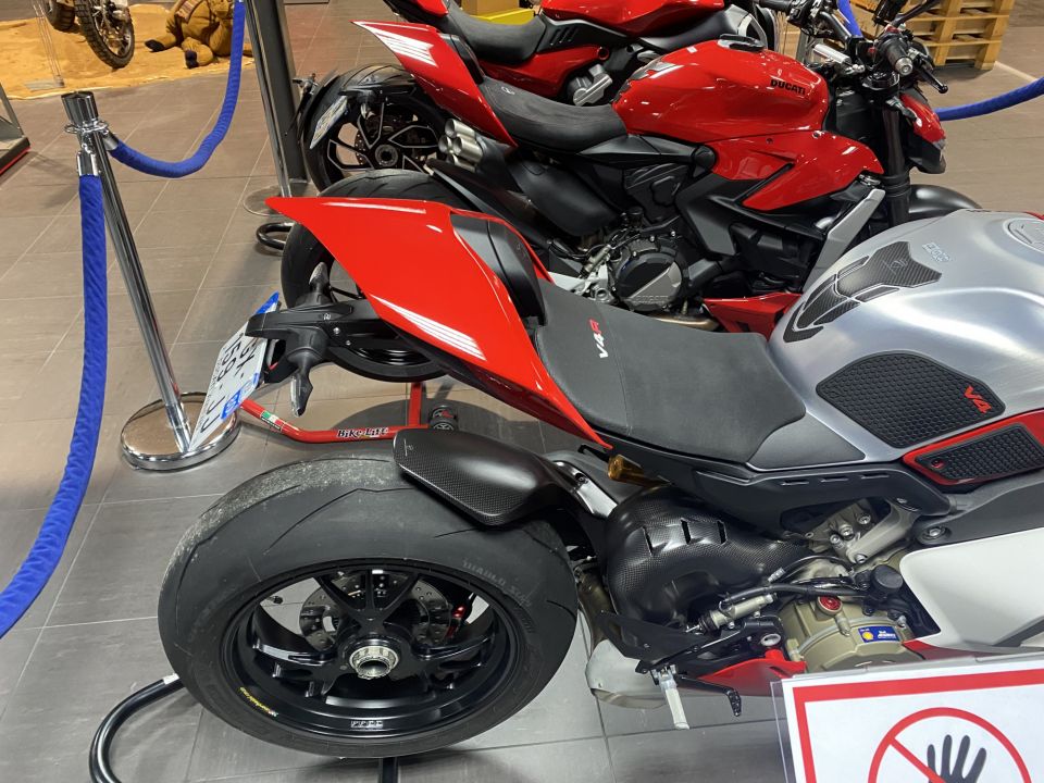 DUCATI PANIGALE 1103 V4 4