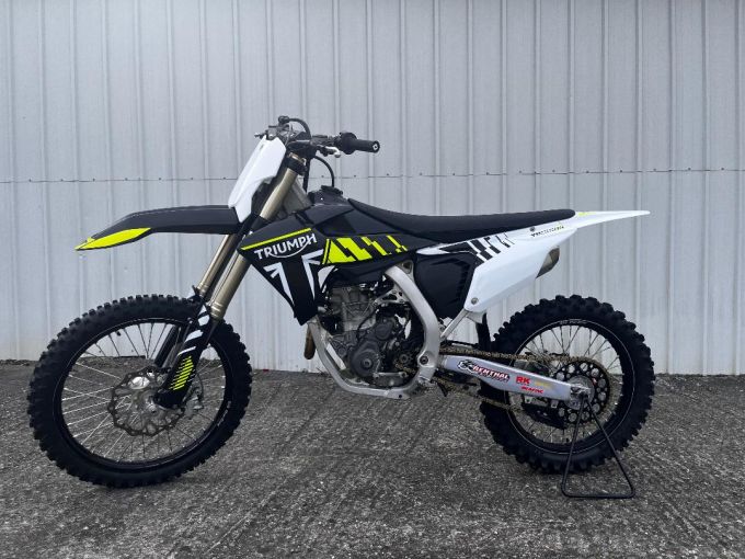 TRIUMPH TF 250-X 4