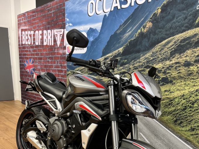 TRIUMPH STREET TRIPLE 765 RS 4