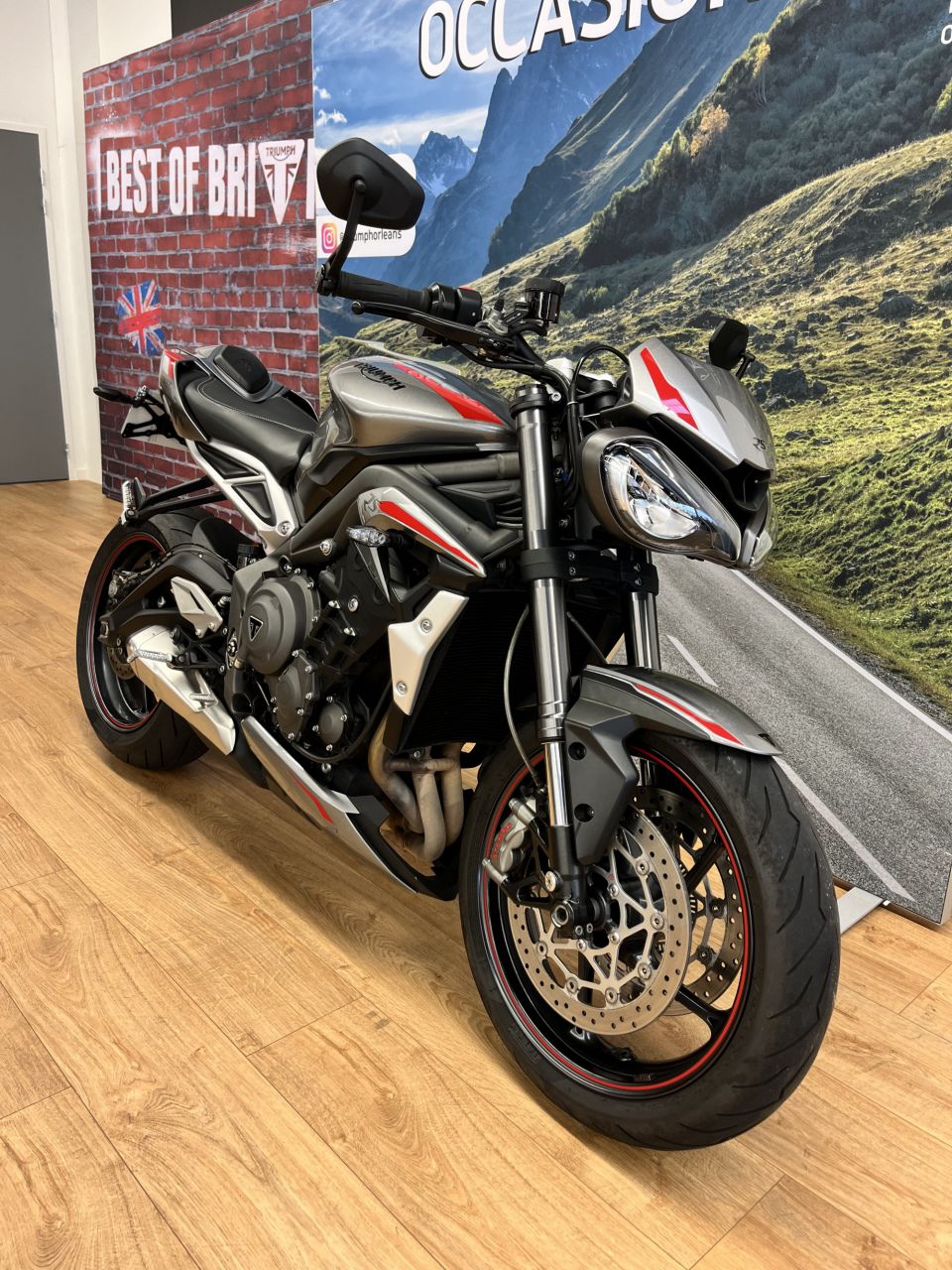 TRIUMPH STREET TRIPLE 765 RS 4