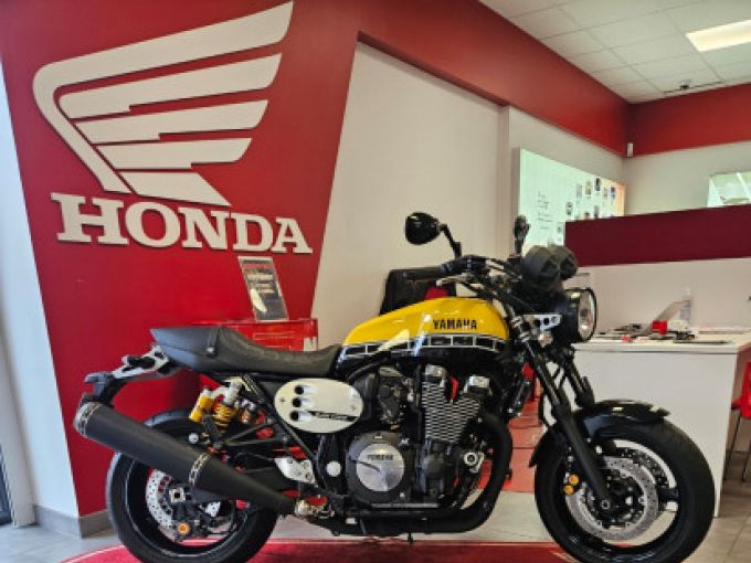 YAMAHA XJR 1300 4