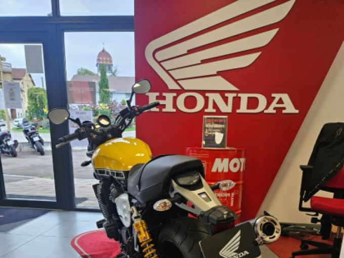 YAMAHA XJR 1300 4
