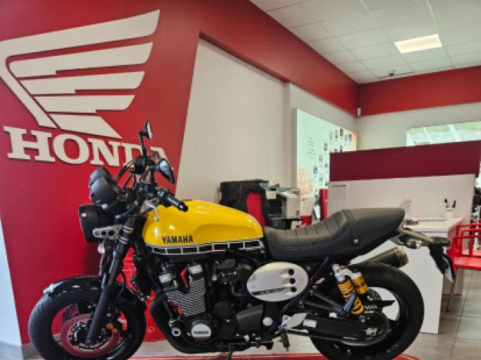 YAMAHA XJR 1300 4