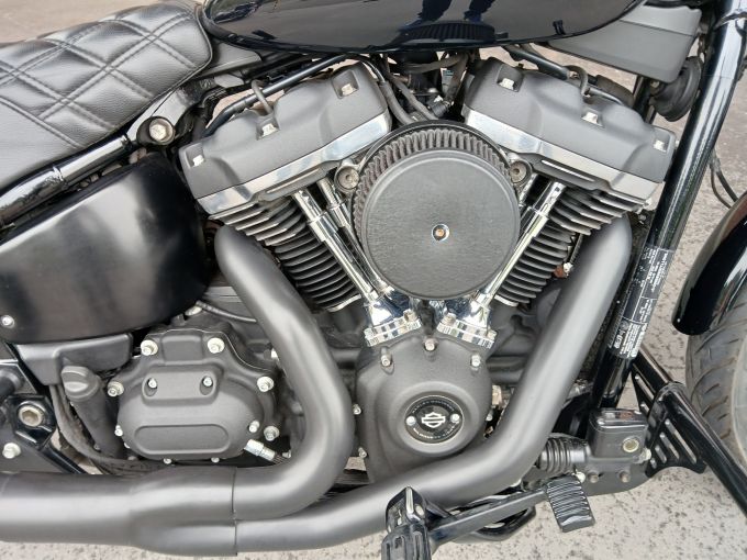 HARLEY-DAVIDSON SOFTAIL STREET BOB 1745 4