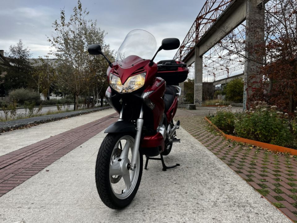 HONDA VARADERO DE LUXE 125 4