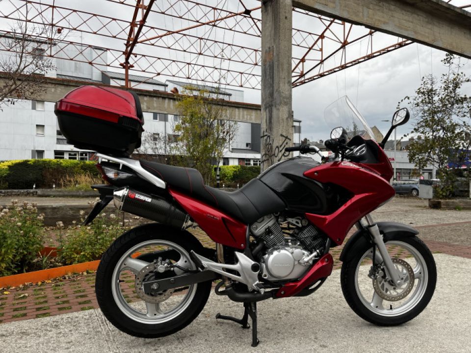 HONDA VARADERO DE LUXE 125 4