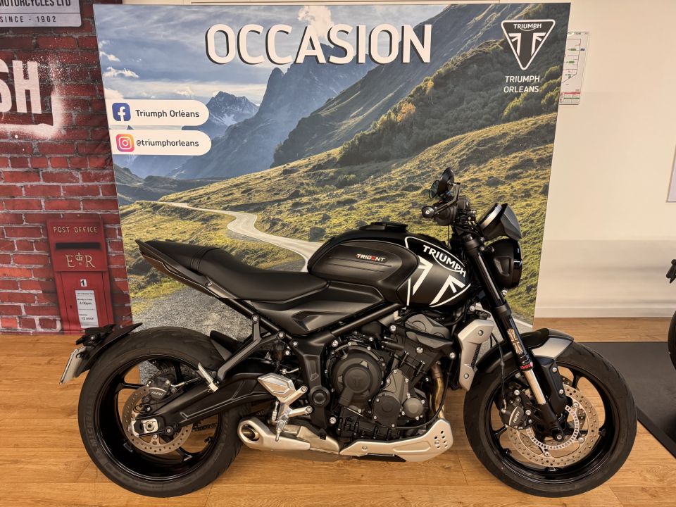 TRIUMPH TRIDENT 660 4