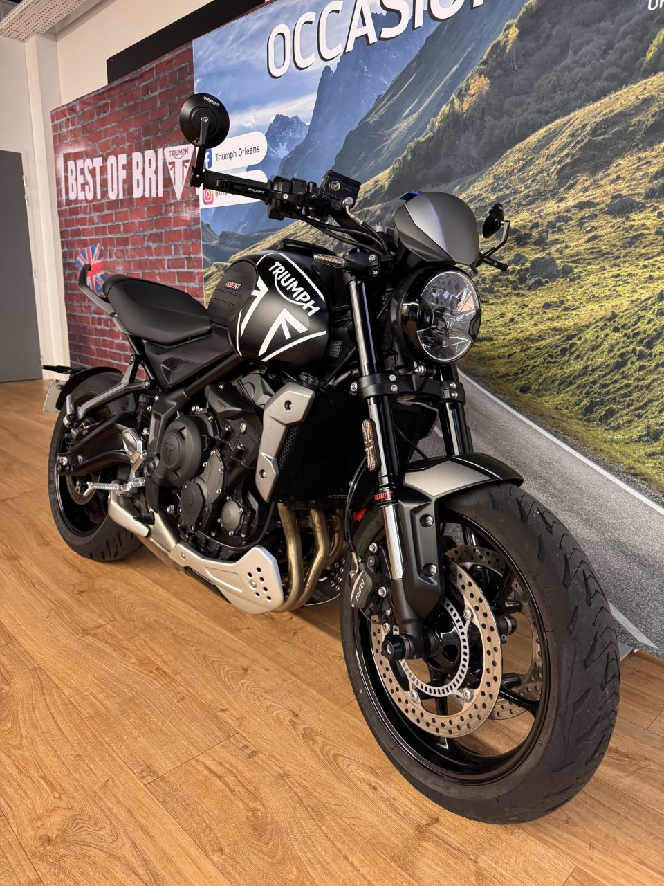 TRIUMPH TRIDENT 660 4