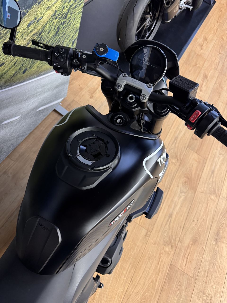 TRIUMPH TRIDENT 660 4