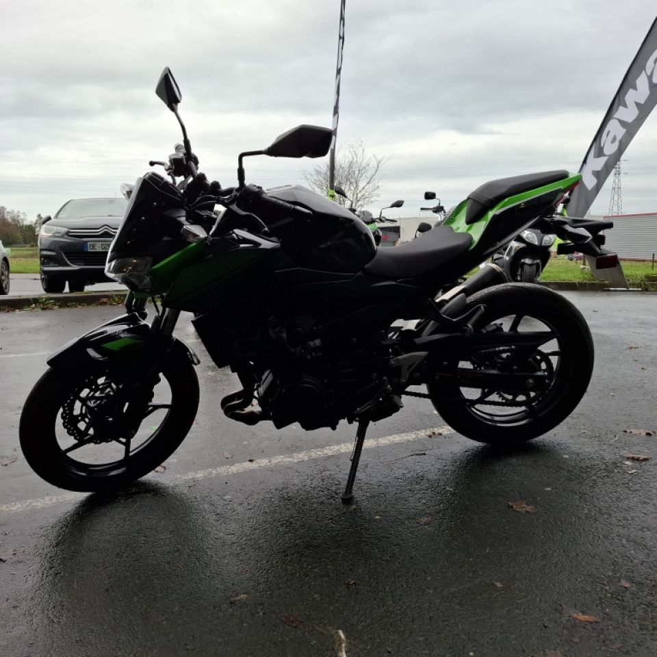 KAWASAKI z 400 4