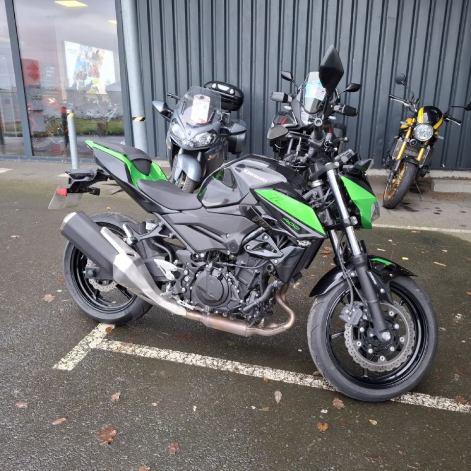 KAWASAKI z 400 4