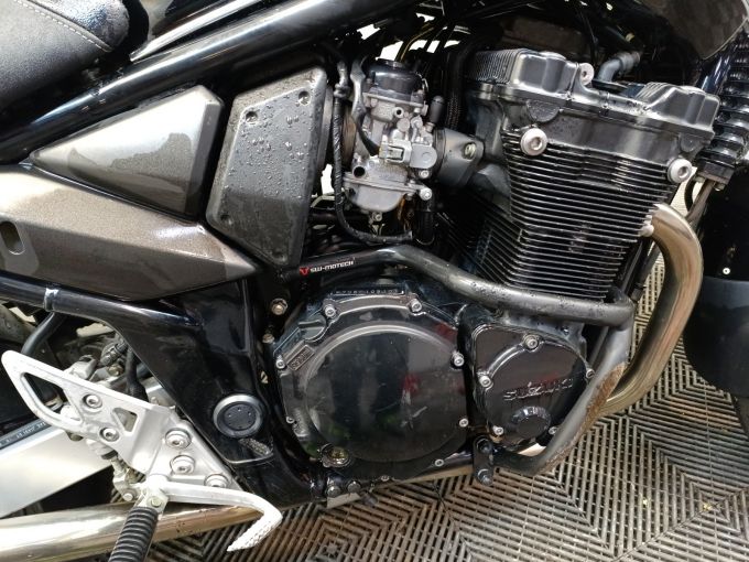 SUZUKI GSF 650 N BANDIT 4