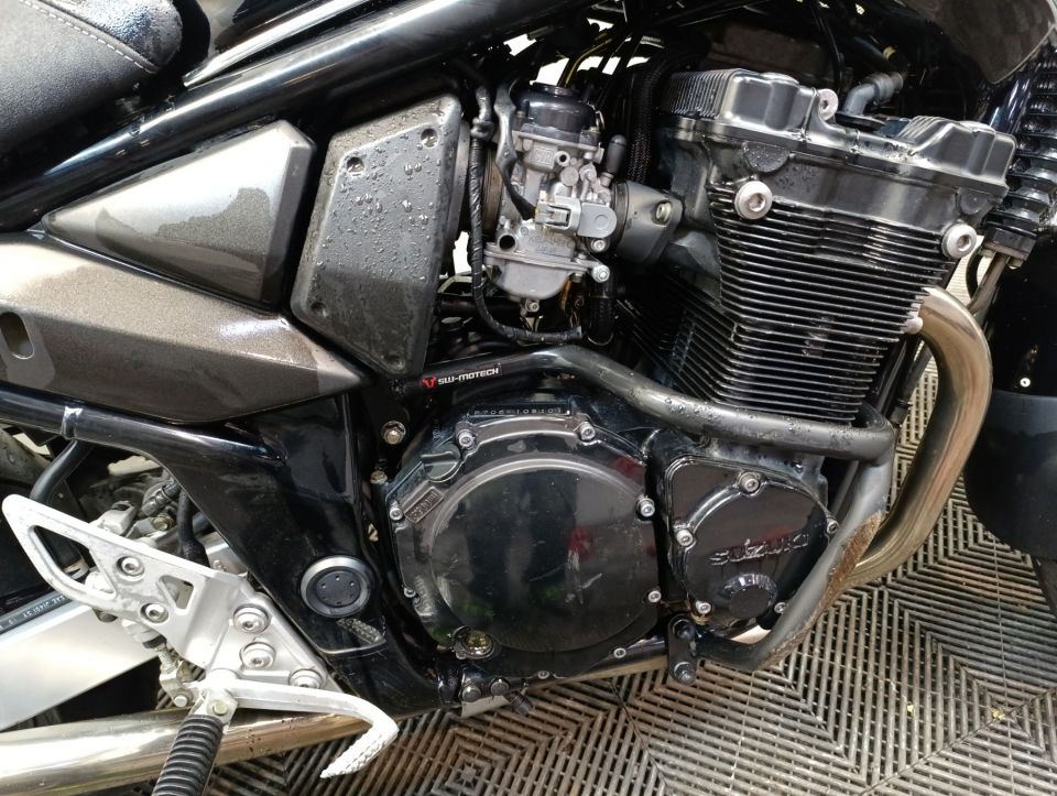 SUZUKI GSF 650 N BANDIT 4