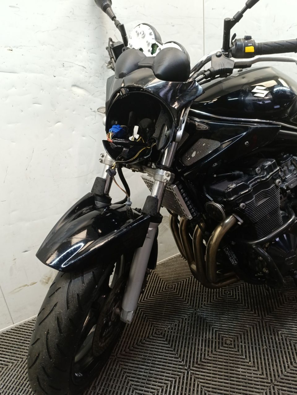 SUZUKI GSF 650 N BANDIT 4