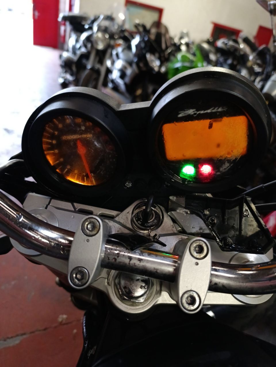 SUZUKI GSF 650 N BANDIT 4