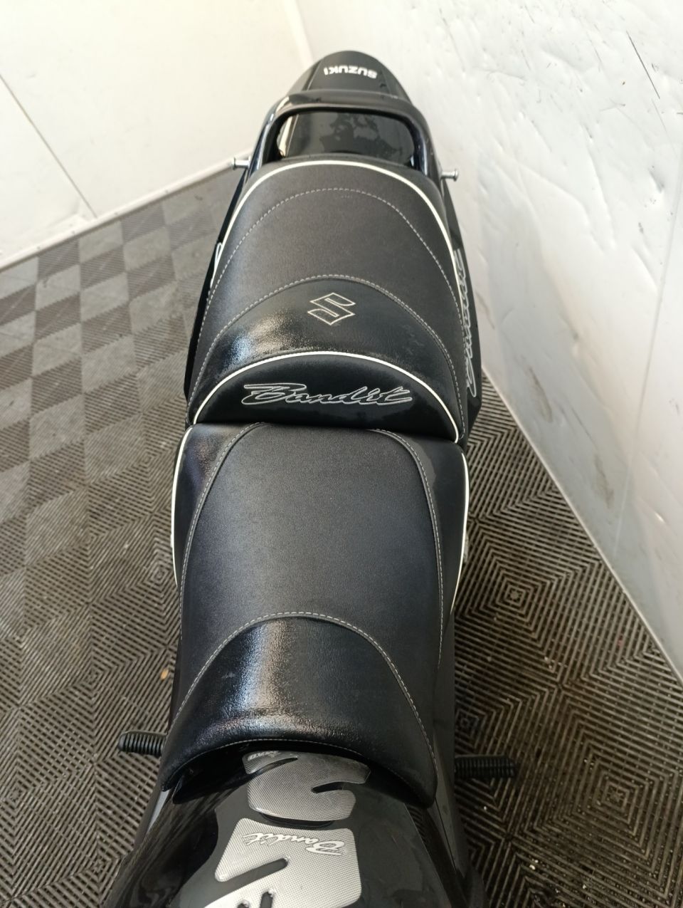 SUZUKI GSF 650 N BANDIT 4