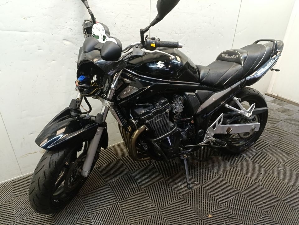 SUZUKI GSF 650 N BANDIT 4