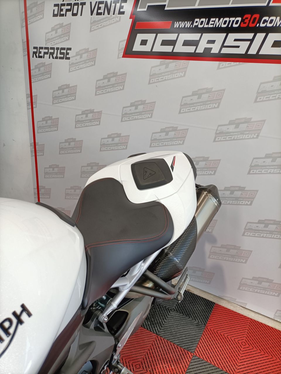 TRIUMPH SPEED TRIPLE 1050 RS 4