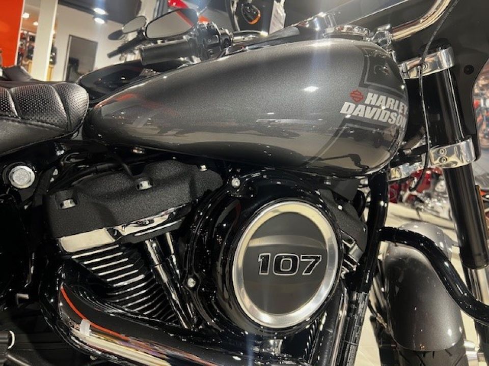 HARLEY-DAVIDSON SOFTAIL SPORT GLIDE 1745 4