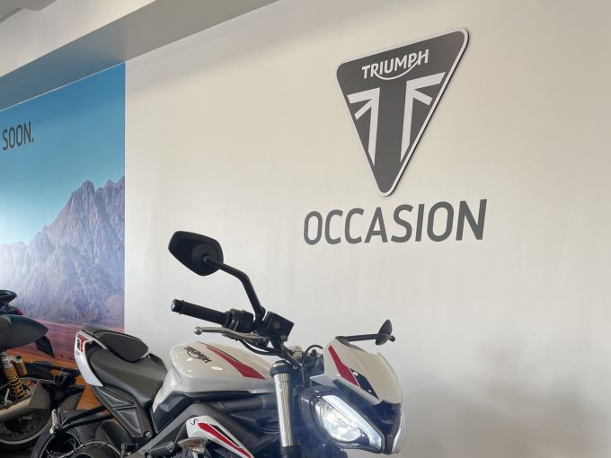 TRIUMPH STREET TRIPLE 660 S A2 4