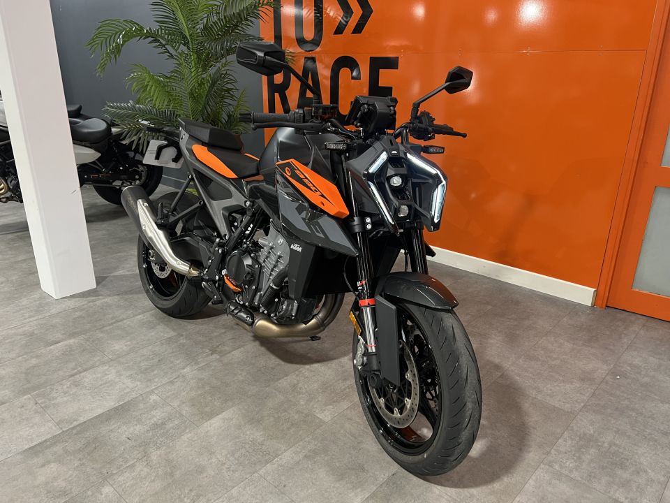 KTM 990 DUKE 4