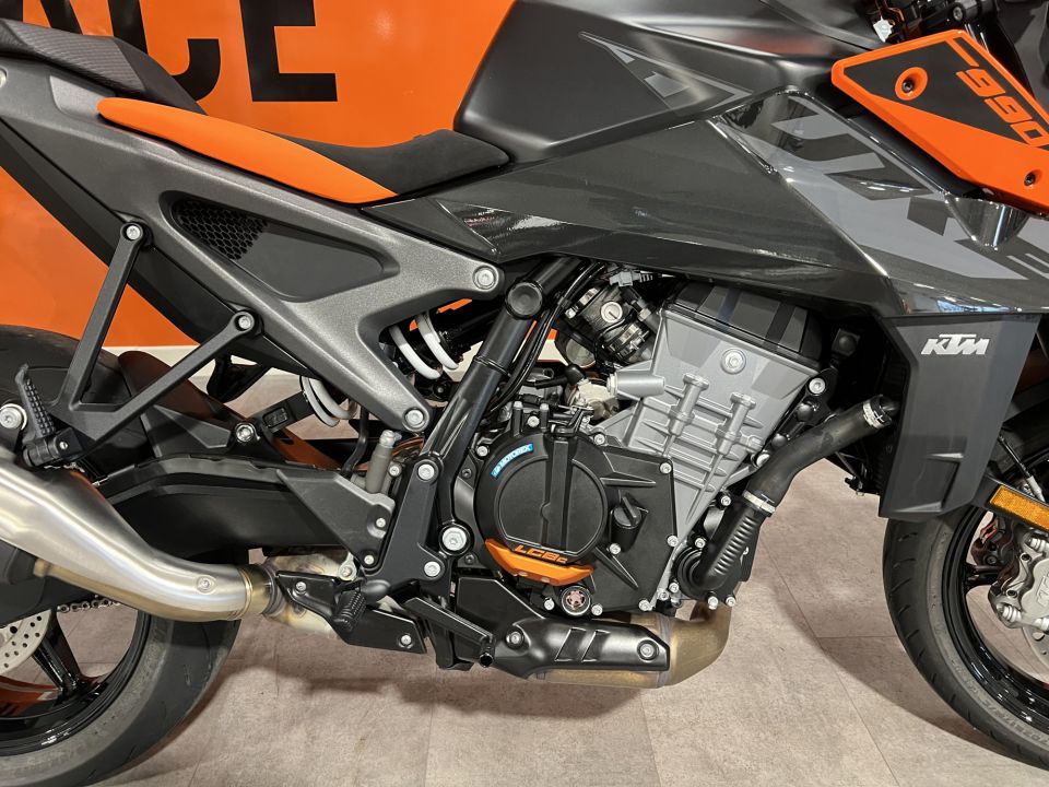 KTM 990 DUKE 4