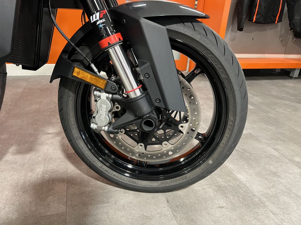 KTM 990 DUKE 4