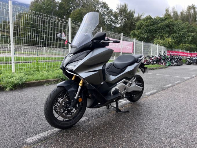 HONDA FORZA 750 4