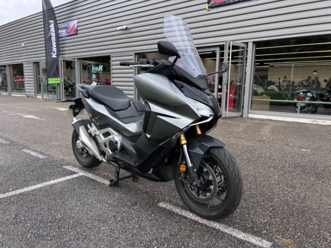 HONDA FORZA 750 4