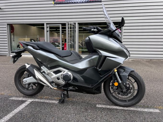 HONDA FORZA 750 4