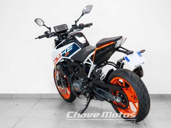 KTM DUKE 125 4