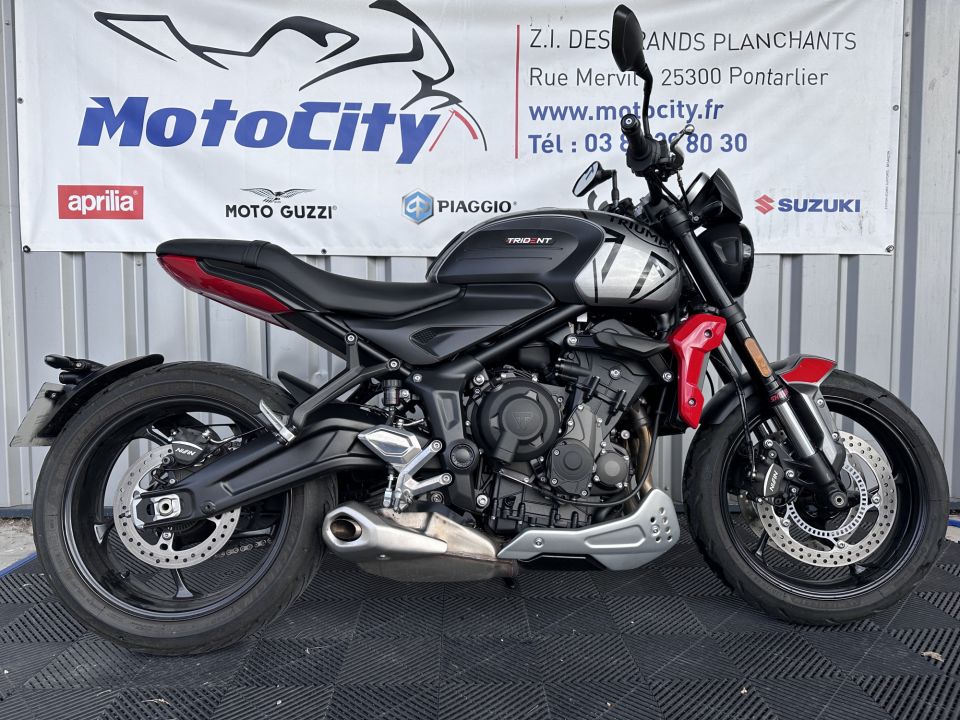 TRIUMPH TRIDENT 660 4