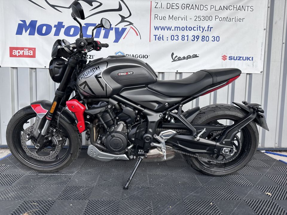 TRIUMPH TRIDENT 660 4