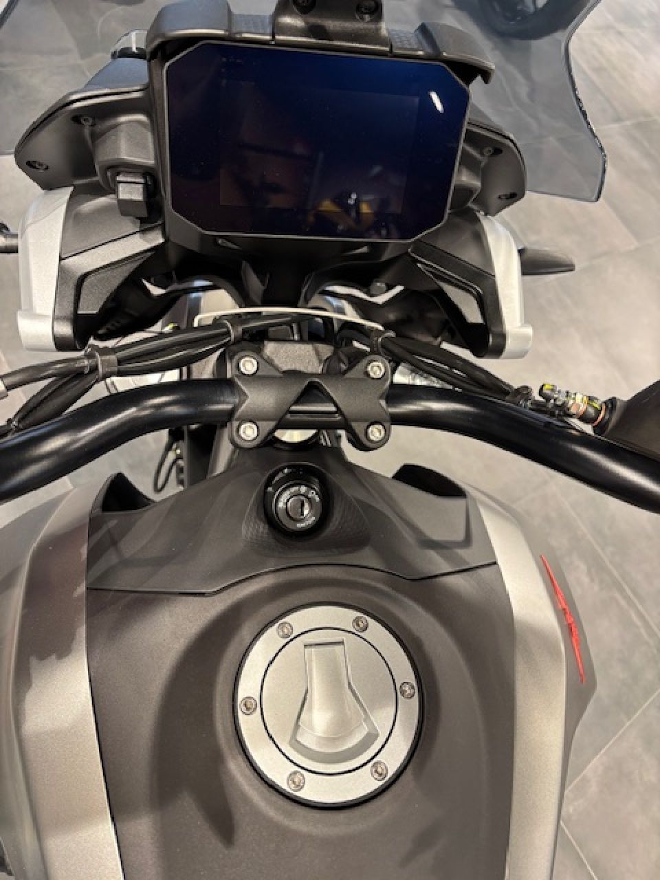 MOTO GUZZI V85 TT 850 4