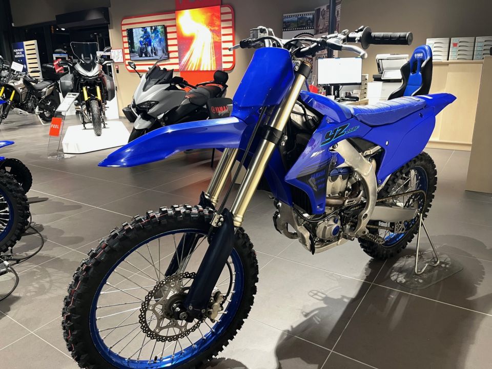 YAMAHA YZ250F 4