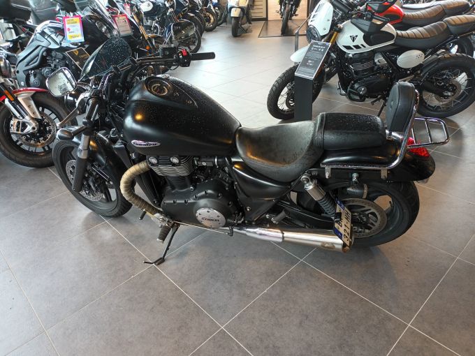 TRIUMPH THUNDERB. STORM 4