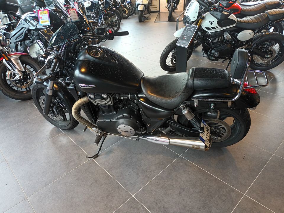 TRIUMPH THUNDERB. STORM 4