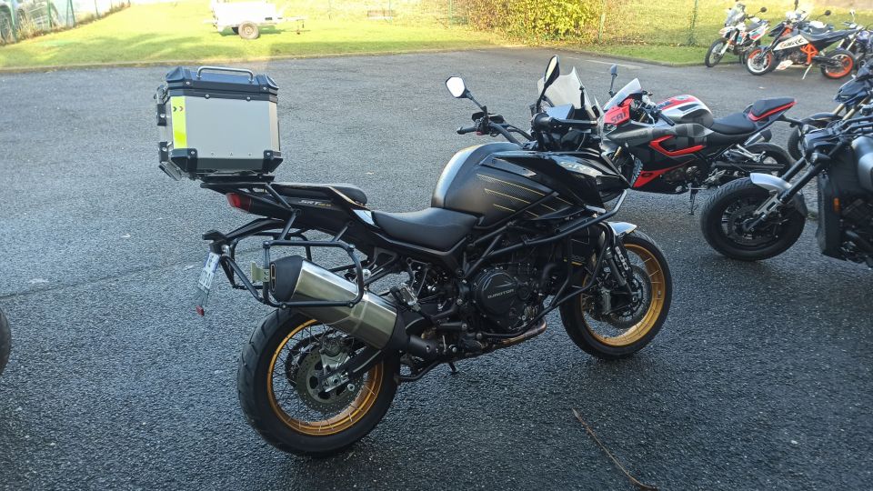 QJ MOTOR SRT 900 SX Touring 4